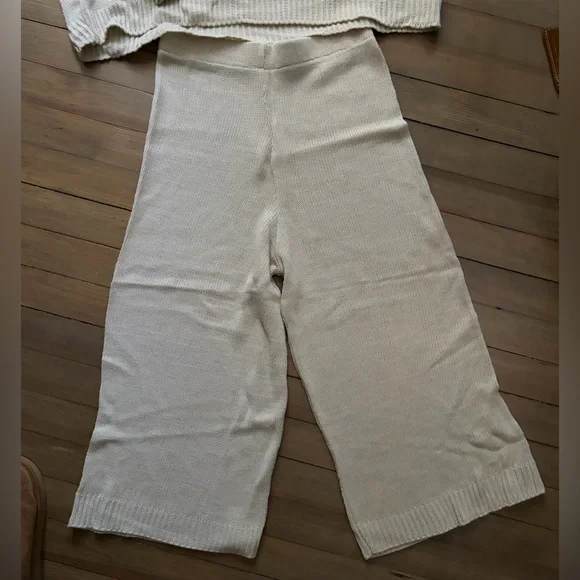 Cozy Cream Knit set - Picture 2 of 3